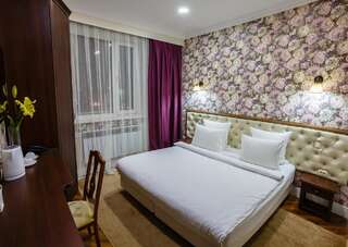 Отель Brown Hotel Нур-Султан Улучшенный двухместный номер с 1 кроватью или 2 отдельными кроватями-4