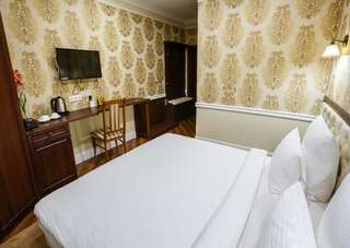 Отель Brown Hotel Нур-Султан Улучшенный двухместный номер с 1 кроватью или 2 отдельными кроватями-6