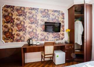 Отель Brown Hotel Нур-Султан Улучшенный двухместный номер с 1 кроватью или 2 отдельными кроватями-16