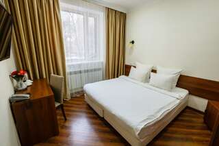 Отель Brown Hotel Нур-Султан Стандартный двухместный номер с 1 кроватью или 2 отдельными кроватями-2